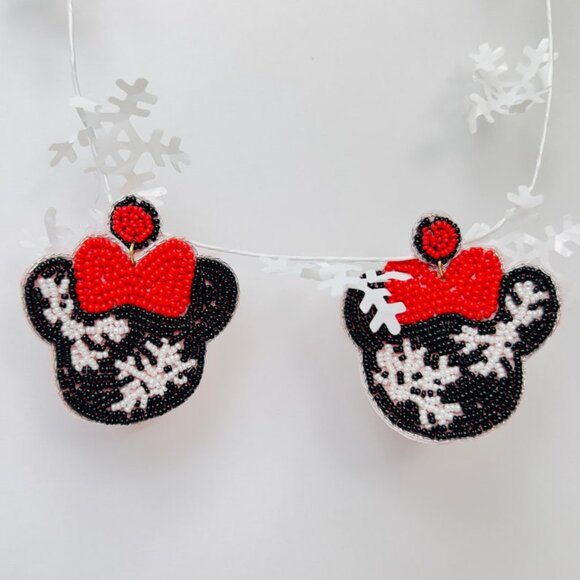 Handmade Minnie Mouse Beaded Earring - Picture 4 of 4